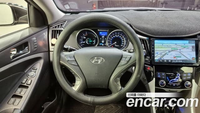 Hyundai Sonata гибрид Royal, 2012 14