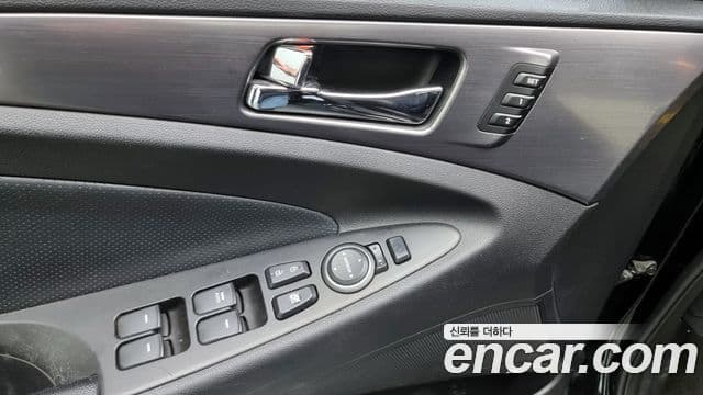 Hyundai Sonata гибрид Royal, 2012 18