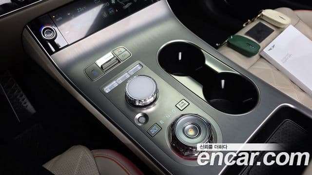 Genesis GV70, 2025 9