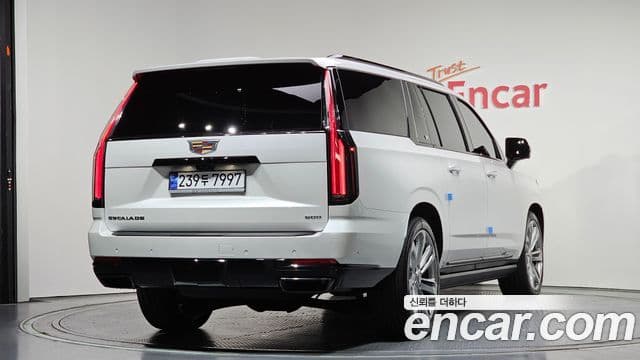 Cadillac Escalade 5세대 ESV Sport Platinum, 2025 2