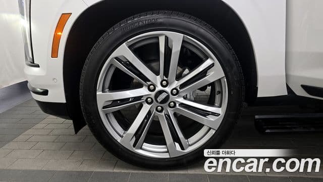 Cadillac Escalade 5세대 ESV Sport Platinum, 2025 все фото