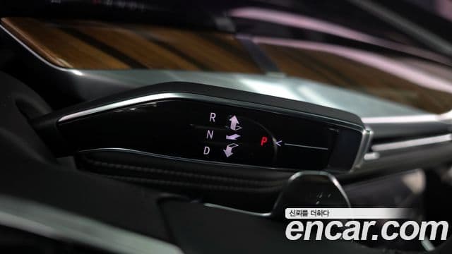 Cadillac Escalade 5세대 ESV Sport Platinum, 2025 9