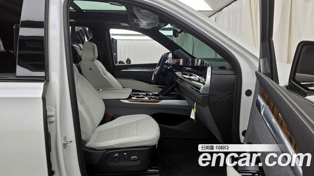 Cadillac Escalade 5세대 ESV Sport Platinum, 2025 11
