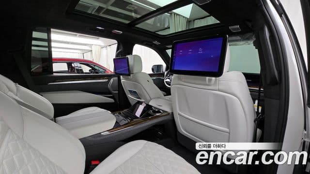 Cadillac Escalade 5세대 ESV Sport Platinum, 2025 12