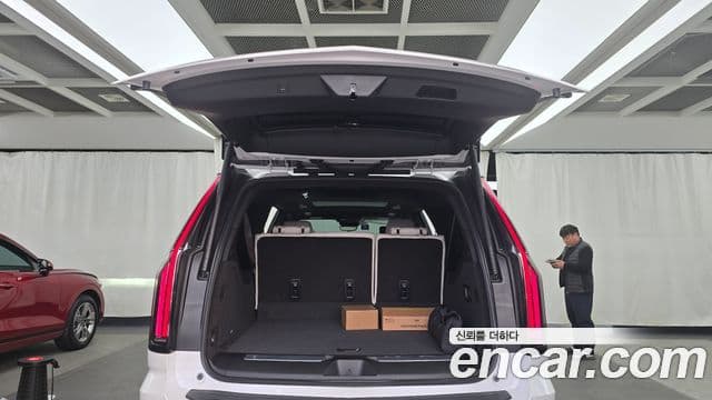 Cadillac Escalade 5세대 ESV Sport Platinum, 2025 20