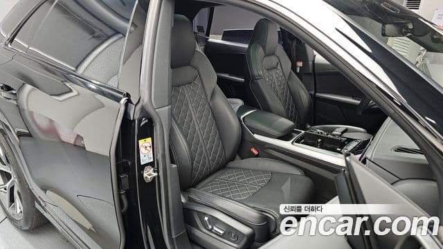 Audi Q8 (4M) Premium, 2023 12
