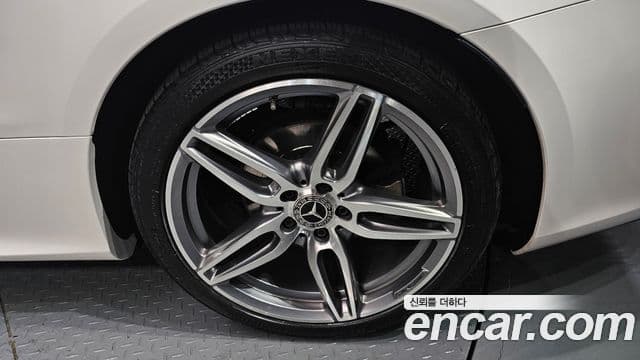 Mercedes-Benz E-класс W213 E220d кабриолет, 2019 все фото