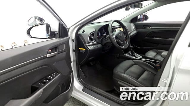 Hyundai Avante AD 1.6 GDI Value Plus, 2017 10