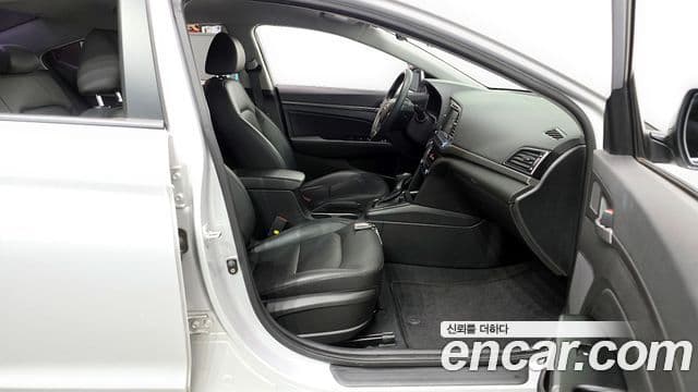 Hyundai Avante AD 1.6 GDI Value Plus, 2017 11