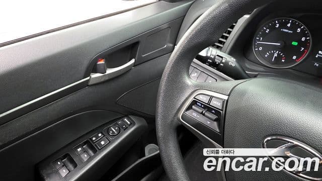 Hyundai Avante AD 1.6 GDI Value Plus, 2017 17