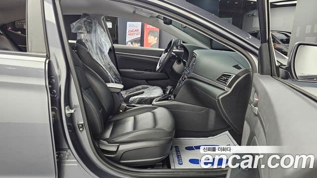 Hyundai Avante AD 1.6 GDI Value Plus, 2017 12