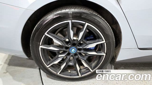 BMW i4, 2022 все фото