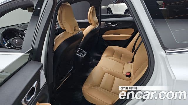 Volvo XC60 2세대 B6 Inscription, 2022 12