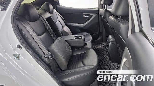 Hyundai The / новый New Avante Modern, 2016 12