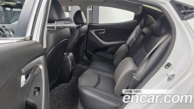 Hyundai The / новый New Avante Modern, 2016 13