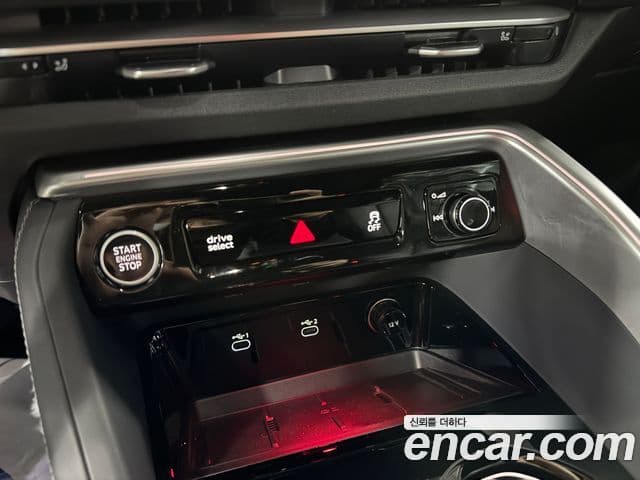 Audi Q5 (80A) 40 TDI Quattro S Line чёрный Edition, 2025 9