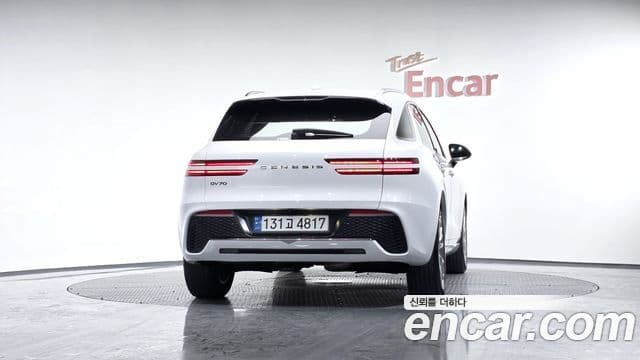 Genesis GV70, 2021 4