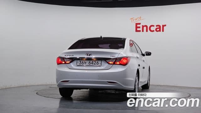 Hyundai YF Sonata топовая версия, 2010 4