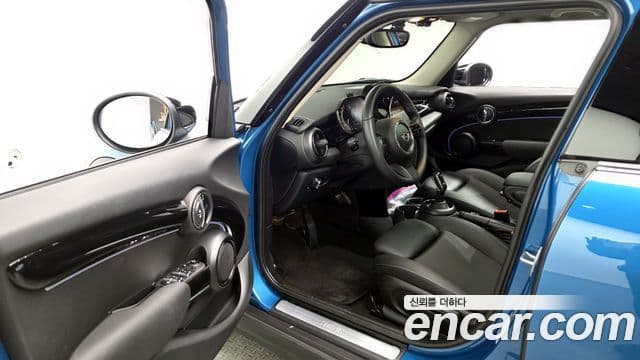 Mini Cooper 3세대, 2022 10