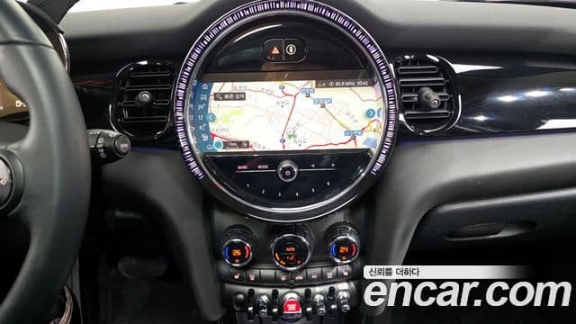 Mini Cooper 3세대, 2022 14