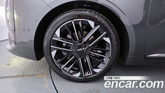 Kia The / новый New K8 гибрид Signature, 2025 все фото