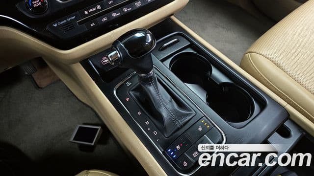 Kia All New Carnival Luxury, 2016 9