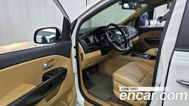 Kia All New Carnival Luxury, 2016 10