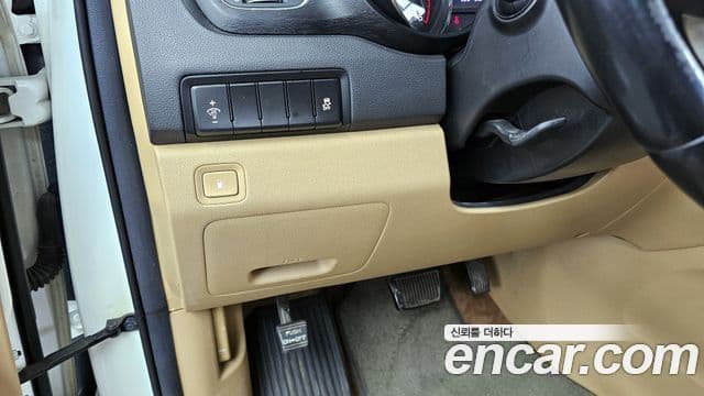 Kia All New Carnival Luxury, 2016 16