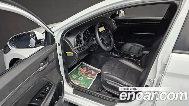 Hyundai Avante AD 1.6 GDI Value Plus, 2018 10