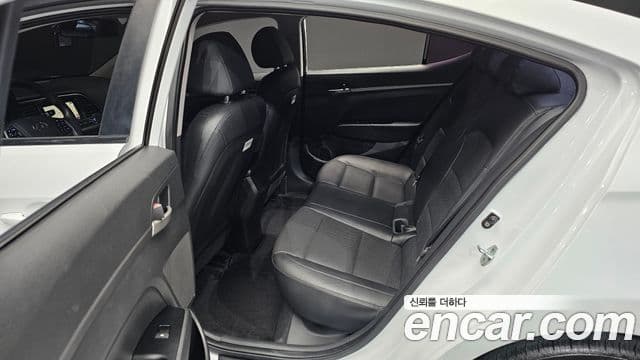 Hyundai Avante AD 1.6 GDI Value Plus, 2018 11