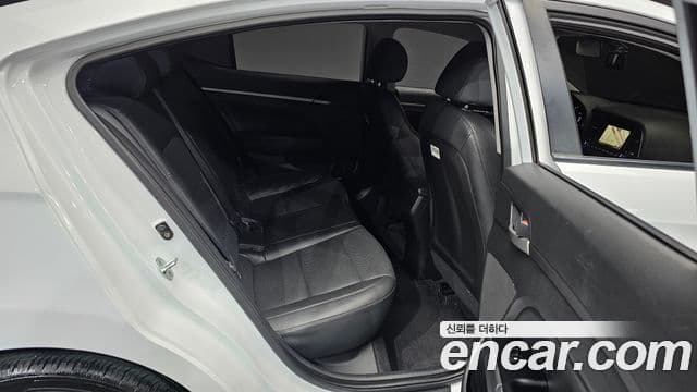 Hyundai Avante AD 1.6 GDI Value Plus, 2018 13