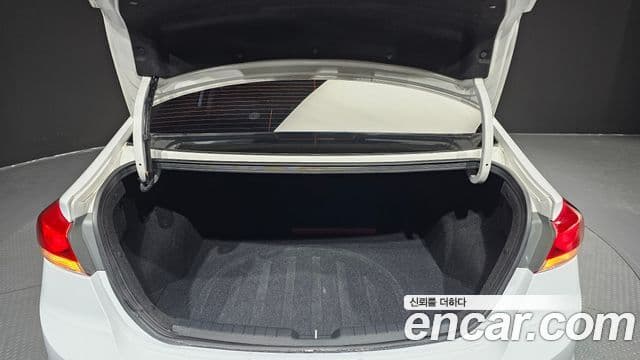 Hyundai Avante AD 1.6 GDI Value Plus, 2018 20