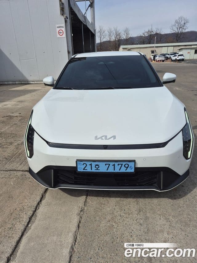 Kia EV4 Earth, 2026 1