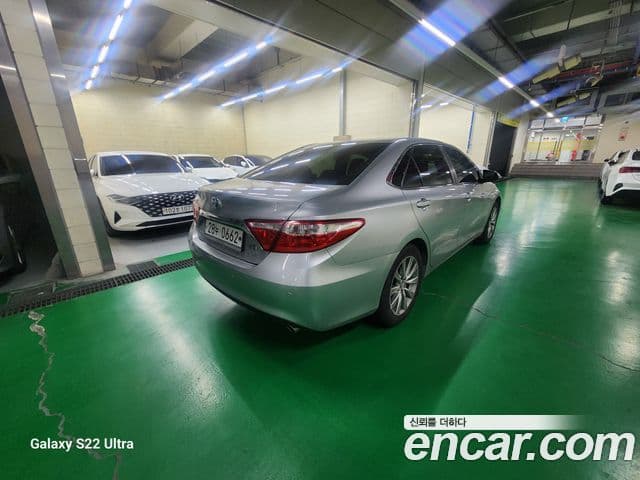 Toyota New 캠리 гибрид XLE, 2016 15