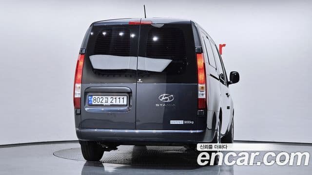 Hyundai Staria Modern, 2023 4