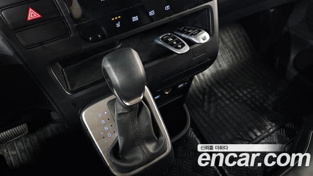 Hyundai Staria Modern, 2023 9