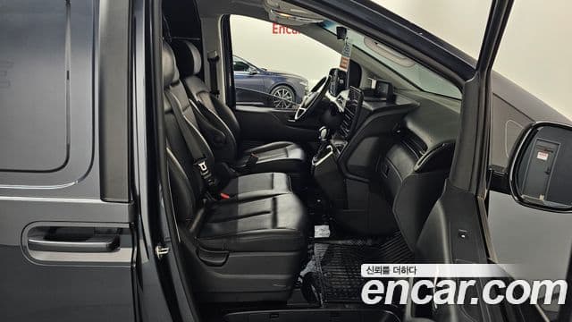 Hyundai Staria Modern, 2023 11