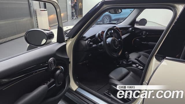 Mini Cooper 3세대, 2023 11