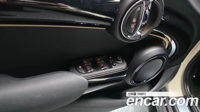 Mini Cooper 3세대, 2023 14