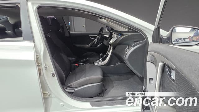 Hyundai Avante MD Premier, 2011 10