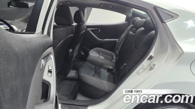 Hyundai Avante MD Premier, 2011 13