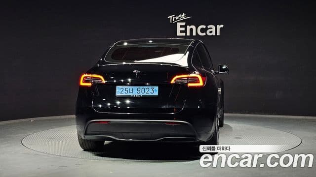 Tesla модель Y, 2024 4