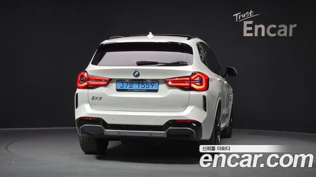 BMW iX3 M Sport, 2025 4