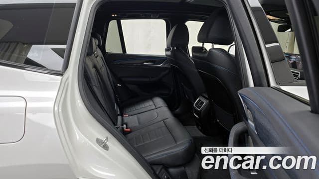 BMW iX3 M Sport, 2025 12