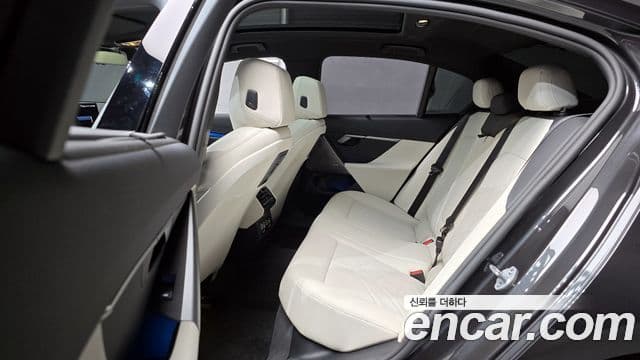 BMW i5 (G60) eDrive 40 M Sport, 2025 12