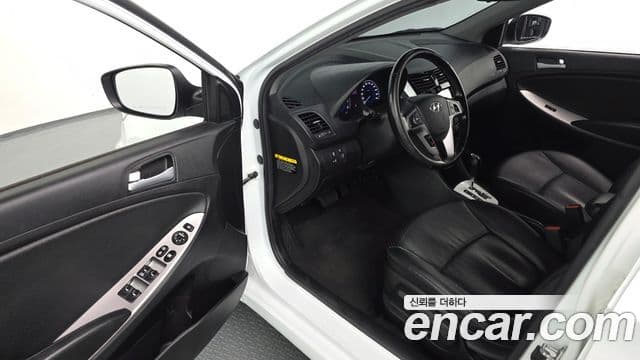 Hyundai Accent(новый кузов / новое поколение) Modern, 2015 10