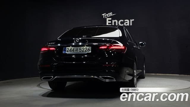 Mercedes-Benz E-класс W213 AMG Line, 2023 4