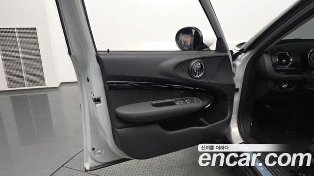 Mini Cooper 클럽맨 2세대, 2023 12