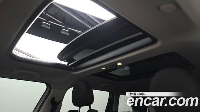 Mini Cooper 클럽맨 2세대, 2023 16