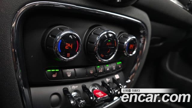 Mini Cooper 클럽맨 2세대, 2023 17